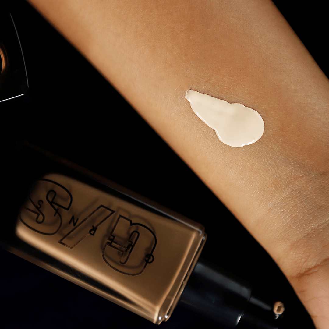 Guerniss Black Truffle Luxury Golden Beauty Foundation (G/S)