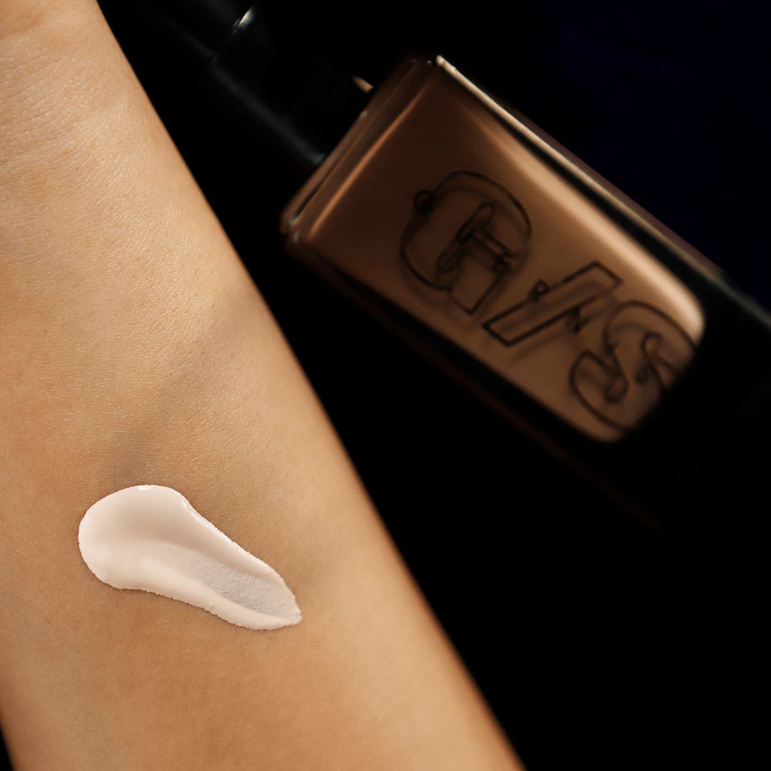 Guerniss Black Truffle Luxury Golden Beauty Foundation (G/S)