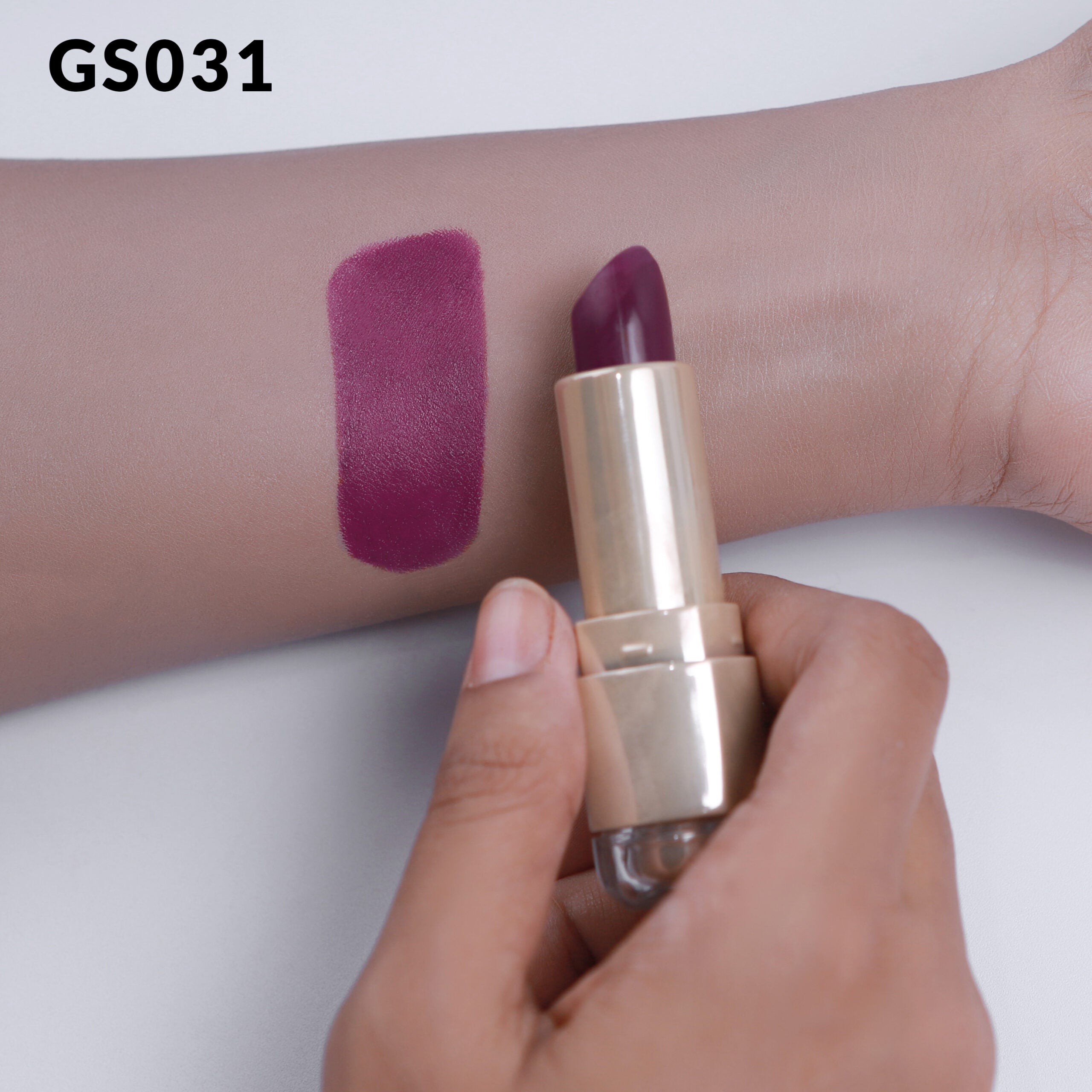 Guerniss Rouge Allure Velvet Matte Lipstick (BUY 1 GET 1)