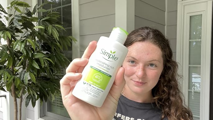 Simple Kind To Skin Replenishing Rich Moisturiser 125ml