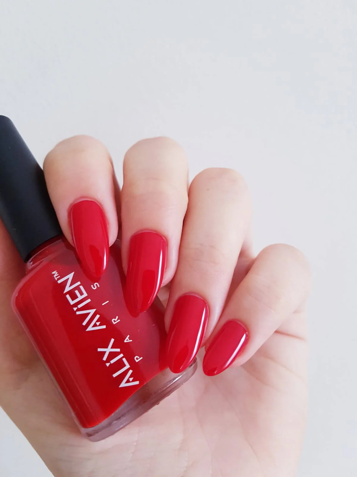 Alix Avien Nail lacquer